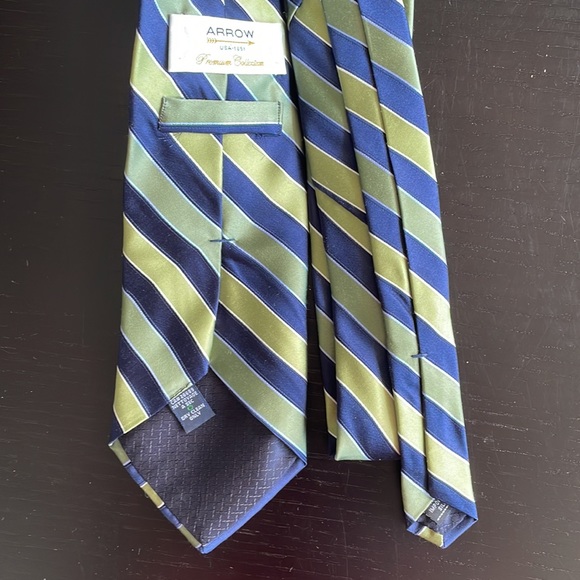 Tie - striped - Picture 2 of 9